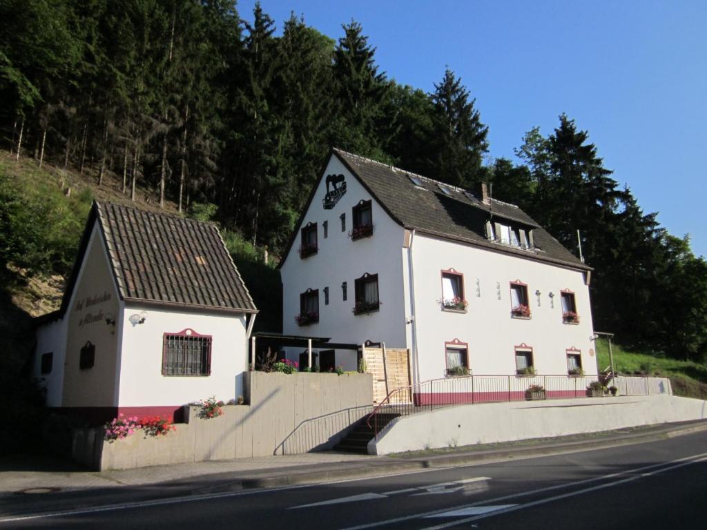 Gastehaus Am Fels Hotell Altenahr Exteriör bild