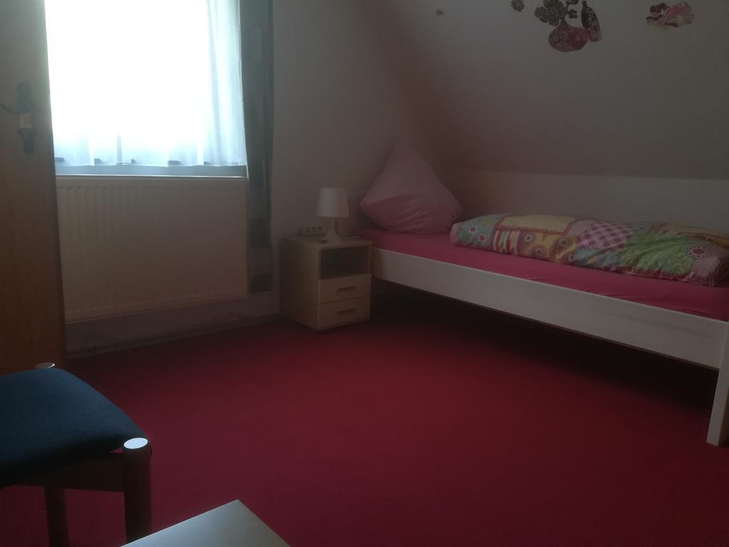 Gastehaus Am Fels Hotell Altenahr Exteriör bild
